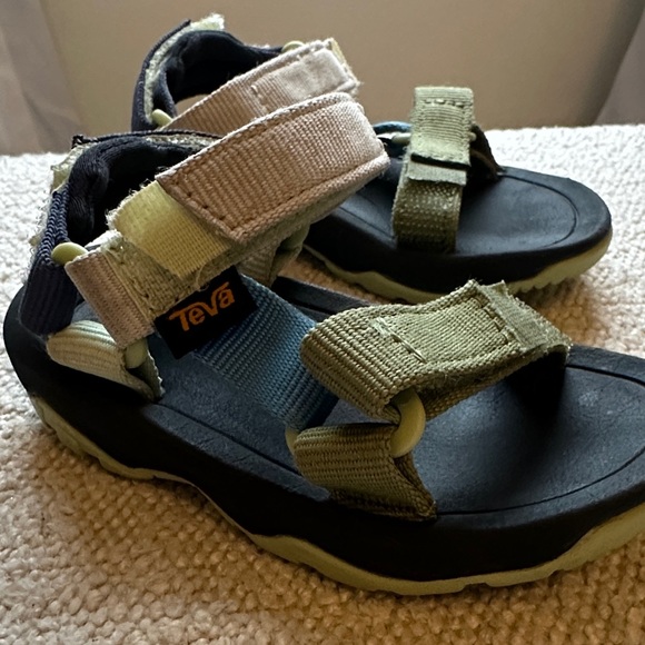 Teva Kids Hurricane XLT 2 Sandals - Picture 5 of 11
